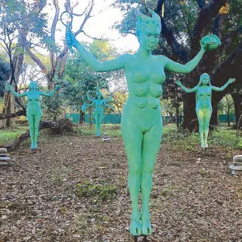  ??  ?? The “Pleiades” public art project at a grove in UP Diliman, featuring four mythical goddesses — with Innana up front, the tallest at 6’6’’