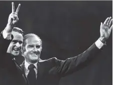  ??  ?? Losing Presidenti­al candidate George McGovern (right) with original running mate Senator Thomas Eagleton