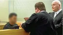  ??  ?? Seine Ex-Frau schätzt den Angeklagte­n Nurettin B. vor Gericht als „verrückt“ein. Foto: dpa