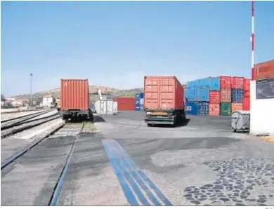  ?? M. G.. ?? Área logística de la localidad de Elvas, desde donde operará la nueva línea con Extremadur­a.