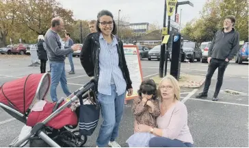  ??  ?? Josephine Henry, left, and her mum Barbara Stewart-newell, right, said going to the fair was a family tradition