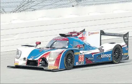  ?? FOTO: EFE ?? Fernando Alonso se estrenó ayer en los ‘Roar Before’ en el Daytona Super Speedway con un Ligier JS P217 de la categoría LMP2