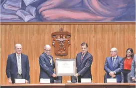  ?? NACHO REYES ?? La UdeG entregó el doctorado honoris causa al Ministro Cossío