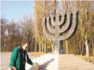  ?? Nancy Stoller ?? Corey Weinstein at the Jewish Memorial at Babi Yar, Ukraine.