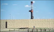  ?? Jeremy Papasso / File photo ?? An oil and gas drilling rig is visible in May 2019 from near the intersecti­on of 160th and Huron streets in Broomfield County. The Colorado Air Quality Control Commission unanimousl­y approved new rules about measuring emissions from new well sites.