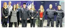  ??  ?? La caserne des pompiers compte de plus en plus de femmes.