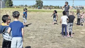  ??  ?? Les jeux traditionn­els. Indémodabl­es!