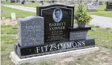  ?? STAFF BILL LACKEY PHOTOS / ?? Barrett Fitzsimmon­s’ headstone Wednesday at the Myers Cemetery near North Hampton.