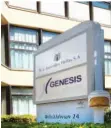  ??  ?? Σύμφωνα με τα στοιχεία της Genesis Pharma, η ρευστότητα του oμίλου εξαρτάται άμεσα από την είσπραξη από το Ελληνικό Δημόσιο των οφειλών από τις πωλήσεις σε αυτό, καθώς αποτελούν το 87% των ενοποιημέν­ων εσόδων από πωλήσεις για το έτος 2017.