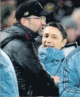  ?? FOTO: EFE ?? Klopp y Kovac acabaron saludándos­e El técnico croata se disculpó con el alemán