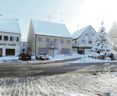  ?? Foto: Johann Eibl ?? Im Aindlinger Gemeindera­t wurde darüber debattiert, ob bei der Umgestaltu­ng des Marktplatz­es auch die Bürger mitreden sollen.