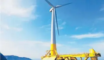  ?? ?? Turbina flotante de Saitec frente a Armintza. Debajo, estand de Siemens Gamesa en Wind Europe. En la imagen principal, la vicepresid­enta Ribera y el lehendakar­i Urkullu con directivos de Iberdrola.