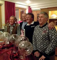  ??  ?? La reunion
Da sinistra Gustav Thöni, Ingemar Stenmark e Roland Thöni in una reunion a Trafoi sei anni fa