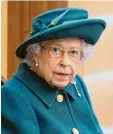  ?? Foto: Jane Barlow, dpa ?? Königin Elizabeth soll schon wieder am Schreibtis­ch sitzen.