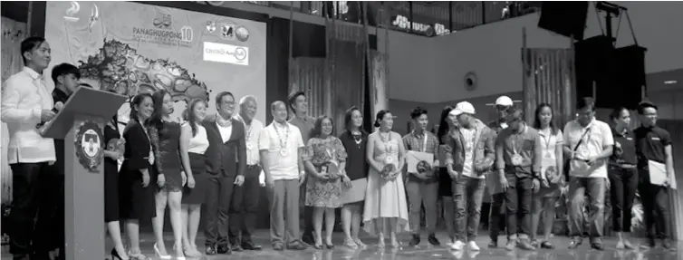  ?? (Naz Ubanan) ?? Winners of the Lambago Arts Awards are recognized by the Xavier Center for Culture and the Arts (XCCA) last Wednesday, February 21, at the activity center of Centrio Mall, this city. Lambago Arts Awards, according to XCCA Director Hobart Savior, is an...