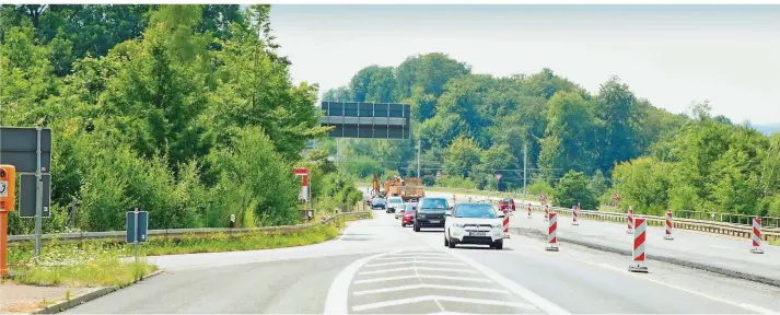  ?? FOTO: HEIKO LEHMANN ?? Blick auf die Autobahn (A) 1 bei der Anschluss-Stelle Von der Heydt.