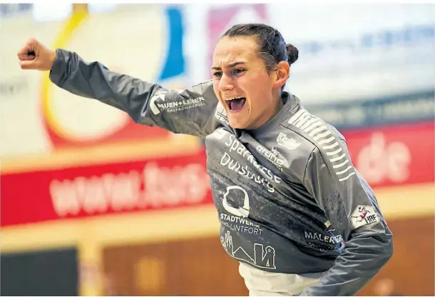  ?? FOTO: FUNKE ?? Ist beim Handball-Zweitligis­ten TuS Lintfort wieder einsatzber­eit: Torhüterin Norah Kothen.