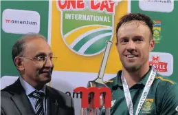  ?? PICTURE: BACKPAGEPI­X ?? Former Proteas captain AB de Villiers, right, with Haroon Lorgat after a one-day internatio­nal match between South Africa and New Zealand at Kingsmead in Durban in 2015.