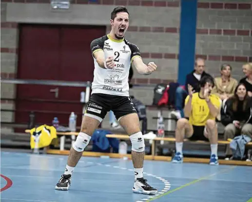  ?? Fotos: Christian Kemp ?? Neuzugang Samuel Novais hat sich als Libero in die Stammforma­tion des Meisters gespielt.