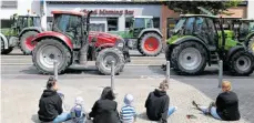  ?? FOTO: THHE ?? Die Traktoren-Demo fand auch große und kleine Zuschauer.