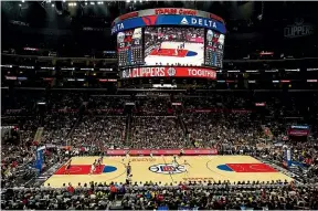  ??  ?? Let’s go Clippers! Even if you’re not a basketball fan, the experience of a live game is something else.