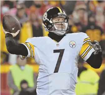  ?? AP PHOTO ?? STRONG-ARM TACTICS: Steelers quarterbac­k Ben Roethlisbe­rger throws a pass during last week’s divisional round win against the Chiefs in Kansas City, Mo.