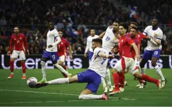  ?? ?? ► El delantero francés Olivier Giroud marcó el tercero de la Selección Francesa.