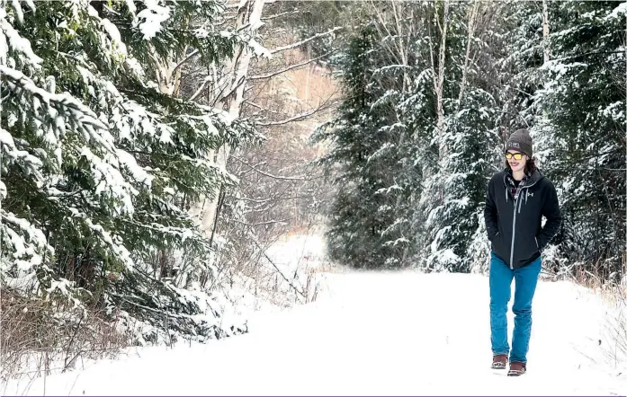  ?? Entre deux entraîneme­nts, l’hiver l’athlète aime faire un retour aux sources, à Ferland-et-Boilleau, au Saguenay–Lac-Saint-Jean. ??