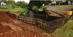  ??  ?? Ponte da Charles Lindemberg ficou ainda mais prejudicad­a