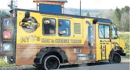  ?? [ Windham Mountain] ?? Foodtrucks wie hier in Windham Mountain, einen Tagesausfl­ug von New York entfernt, sind jetzt auch im Wintereins­atz. Statt Einkehr auf dem Berg gibt es Take Away.