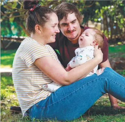  ?? Picture: Justin Lloyd ?? Jessie Evans and Billy Blacker with their son Rocka, 4 months.