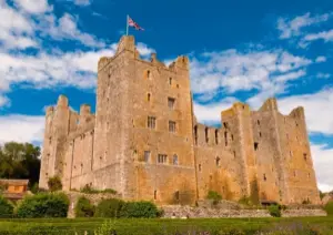  ??  ?? Le château de Bolton, où fut détenue Marie Stuart après sa défaite à Langside, en 1568.