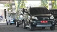  ?? ARIS IMAM/JAWA POS ?? BANYAK TIDAK TERAWAT: Salah satu mobdin eks dewan yang sudah dikembalik­an ke pemkab.