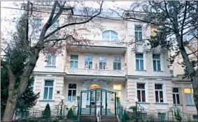  ??  ?? In dem russischen Cottage-sanatorium wird schon jetzt gegen Corona geimpft.