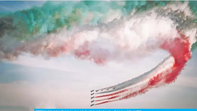  ??  ?? KUWAIT: Italian Air Force’s Frecce Tricolori team performs during its aerial show in Kuwait recently. — Photo by Asmaa Al-Shumais (KUNA)