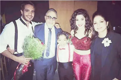  ??  ?? (EFE) El actor puertorriq­ueño Éktor Rivera viajó a Miami para participar de la presentaci­ón de “On Your Feet” en esa ciudad, junto a Emilio y Gloria Estefan, y la actriz Christie Elaine, quien encarnará a Gloria en la puesta en escena en el Adrienne...