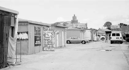  ?? STAFF FILE PHOTO ?? Flea World, which called itself America’s largest flea market, closed in 2015 and later was leveled to make way for a mixed-use developmen­t. The 111-acre site is across U.S. Highway 17-92 from the Seminole County Criminal Justice Center, rear. The...