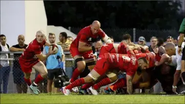  ?? (Photo Frank Muller) ?? Face à Montpellie­r, les avants du RCT auront fort à faire. L’une des clés du match.