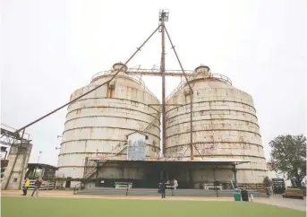  ??  ?? In 2014, Chip and Joanna Gaines bought a semi-abandoned property in Waco, Texas, dominated by a pair of silos.