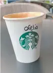  ??  ?? Le cambian nombre en Starbucks. Ofelio en lugar de Ophelia.