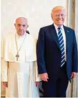  ?? Foto: Osservator­e Romano, epd ?? Wirklich fröhlich wirkt Papst Franziskus nicht beim Besuch von US Präsident Trump.