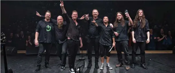  ?? FOTO: ALF SOLBAKKEN ?? Slik så det ut da Green Carnation fylte Kilden i november 2016. Fra venstre: Endre Kirkesola, Kjetil Nordhus, Stein Roger Sordal, Bjørn Harstad, Jonathan Alejandro Perez, Terje Vik Schei og Michael Krumins.