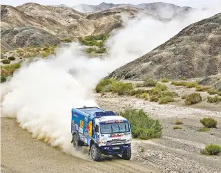 ??  ?? O desafio final do Rally Dakar será enfrentar o calor excessivo e o terreno acidentado na Argentina
