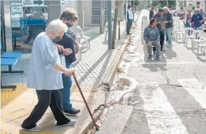  ?? I NA ?? El bono es para que los ingresos no pierdan ante la aceleració­n de la inflación.