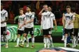  ?? Foto: dpa ?? Beim Länderspie­l gegen die Niederland­e hat die deutsche Nationalma­nnschaft am Wochenende keine gute Figur gemacht. Das Team von Joachim Löw verlor mit 0:3.
