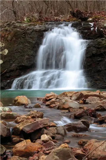  ??  ?? Several waterfalls lurk in the northweste­rn portion of the Flatside Wilderness Area.