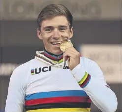  ?? Foto: EFE ?? Con el oro en el Mundial, Evenepoel certifica una temporada de ensueño