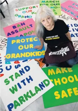  ?? TAIMY ALVAREZ/STAFF PHOTOGRAPH­ER ?? Elin Shusterman, who made her first civil-rights march across the Brooklyn Bridge as a 15-year-old, organized Stand Up for Our Grandkids, a protest along Boynton Beach Boulevard on Saturday to support the young marchers in Washington, D.C.