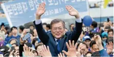  ?? Foto: Ahn Young Joon, dpa ?? Gewonnen hat er noch nicht, aber Moon Jae In hat beste Chancen, am kommenden Dienstag nächster Präsident Südkoreas zu werden.