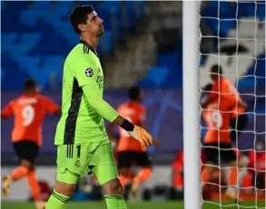  ?? AFP ?? El arquero belga Thibaut Courtois no pudo ocultar su desilusión, tras el tercer tanto del Shakhtar Donetsk de Ucrania.